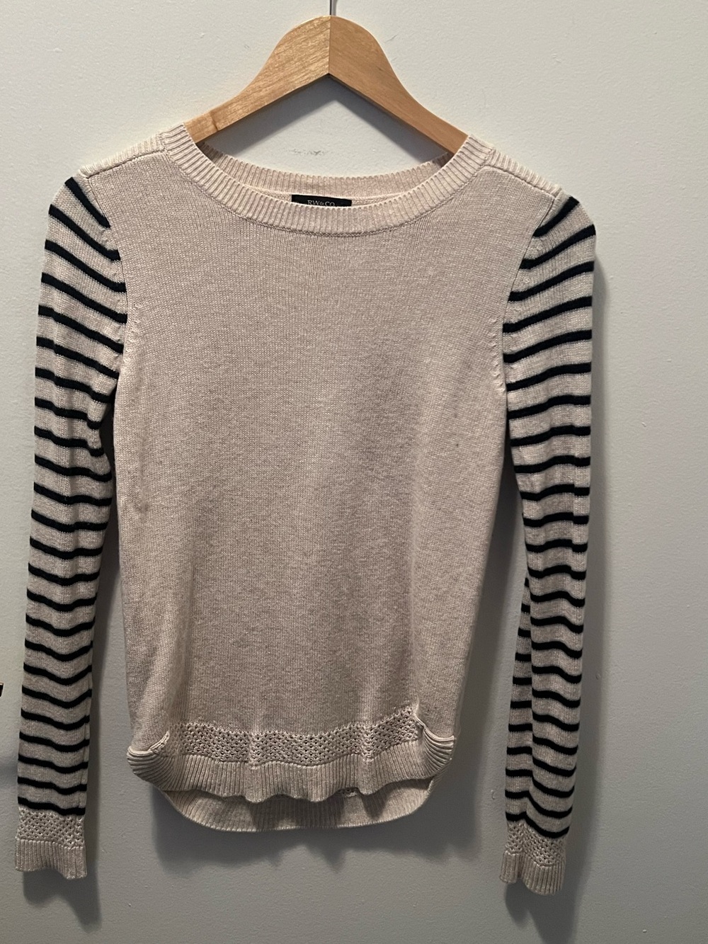 ✨ RW&CO Beige Striped Sleeve Open Knit Hem Sweater S